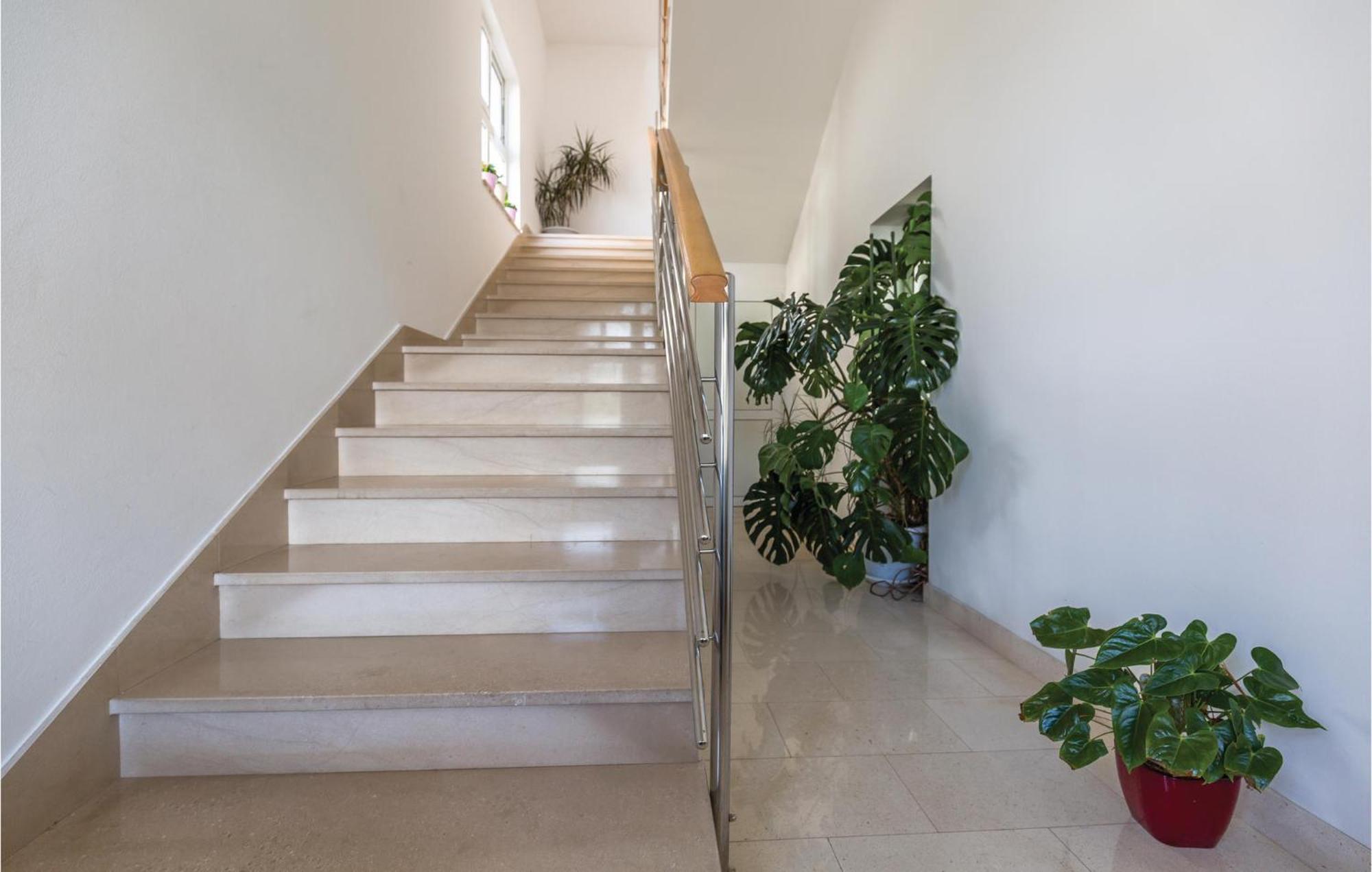 1 Bedroom Stunning Apartment In מאקרסקה מראה חיצוני תמונה