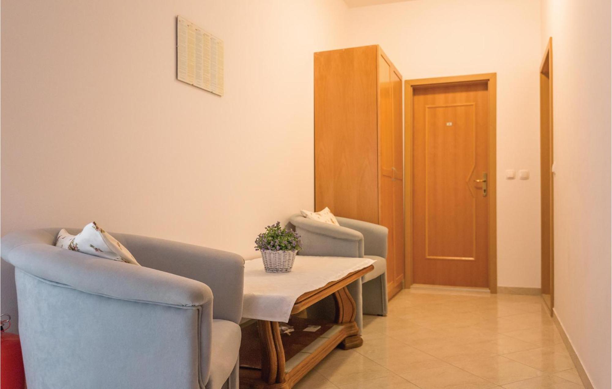 1 Bedroom Stunning Apartment In מאקרסקה מראה חיצוני תמונה