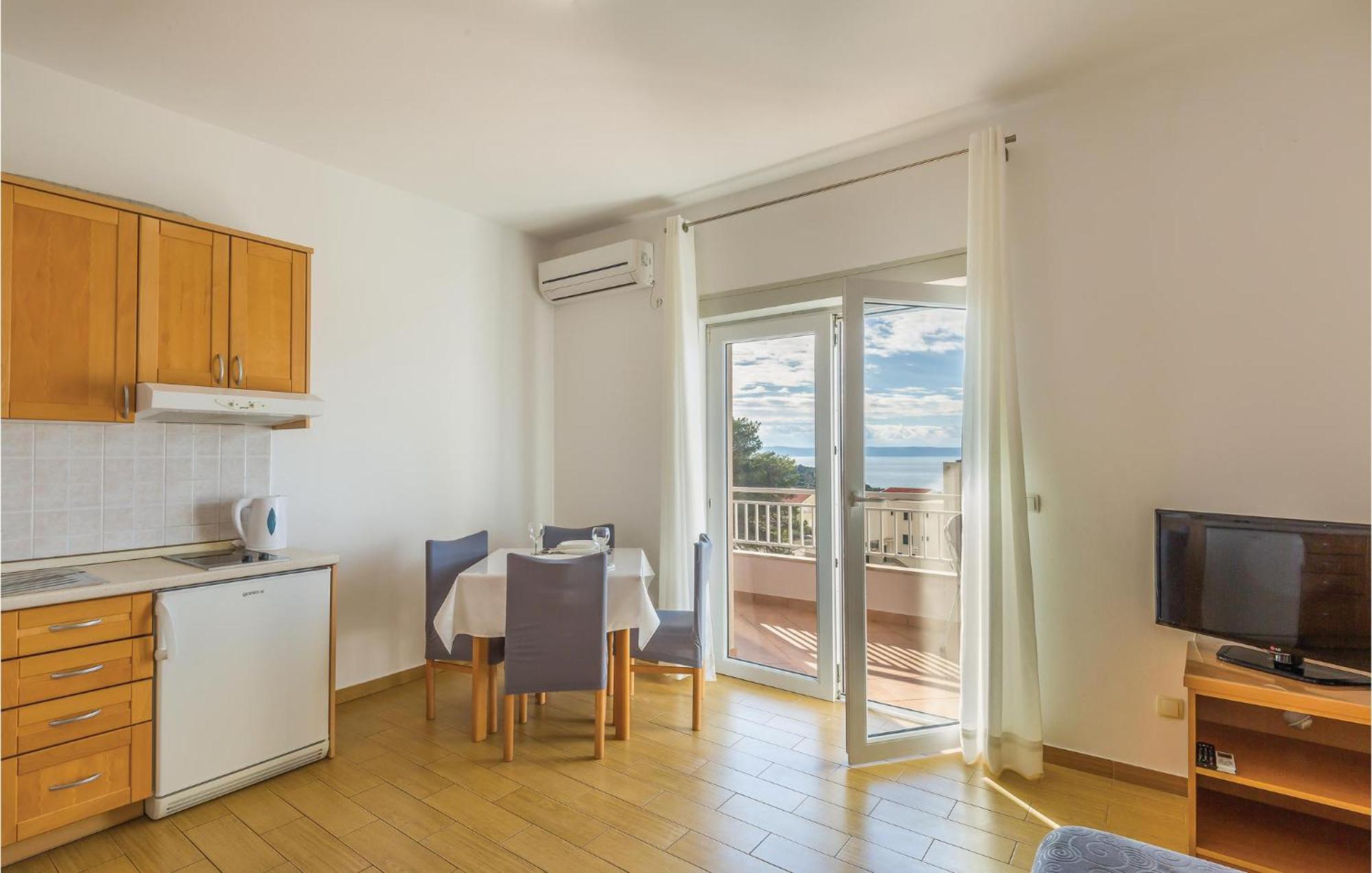 1 Bedroom Stunning Apartment In מאקרסקה מראה חיצוני תמונה